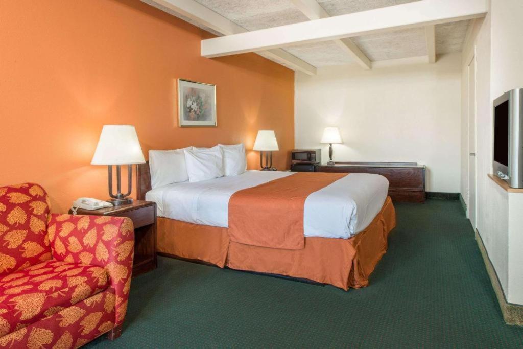Haven Inn&Suites St Louis Hazelwood - Airport North Buitenkant foto